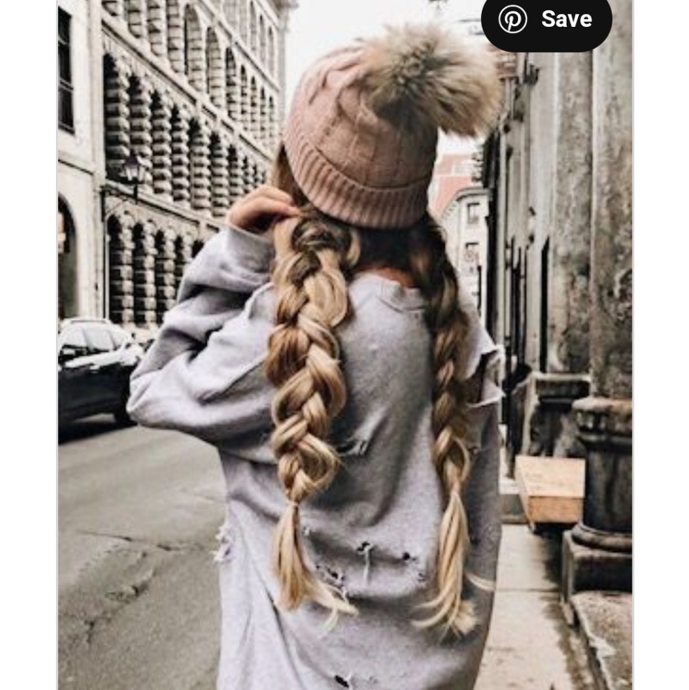 HOST PICK x2 Mustard pom beanie - Picture 5 of 7